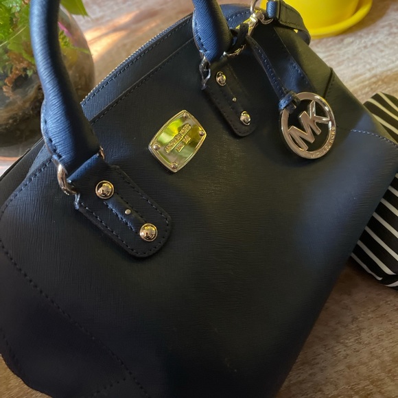 Michael Kors Purse/Wallet Set - Picture 5 of 7